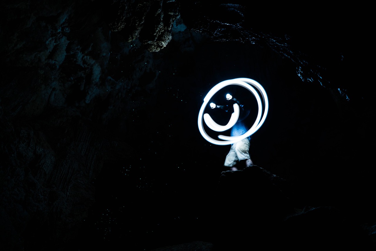明星與大師，探索光芒背后的差異與共鳴之心聲