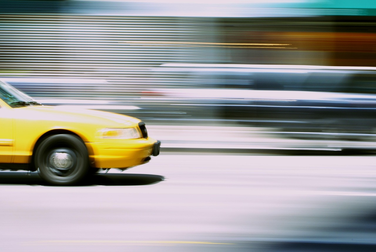 中國無人駕駛汽車價格現(xiàn)狀、趨勢及影響因素深度分析