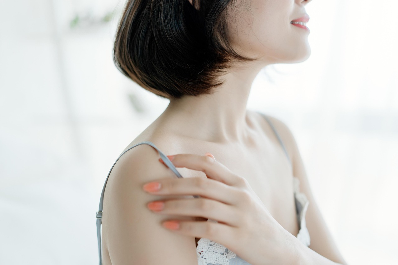 悲劇背后，女明星跳樓事件引人深思